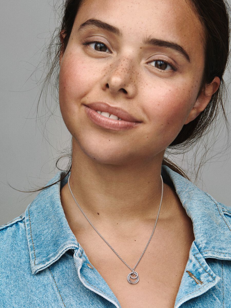 Colar Family Always Encircled