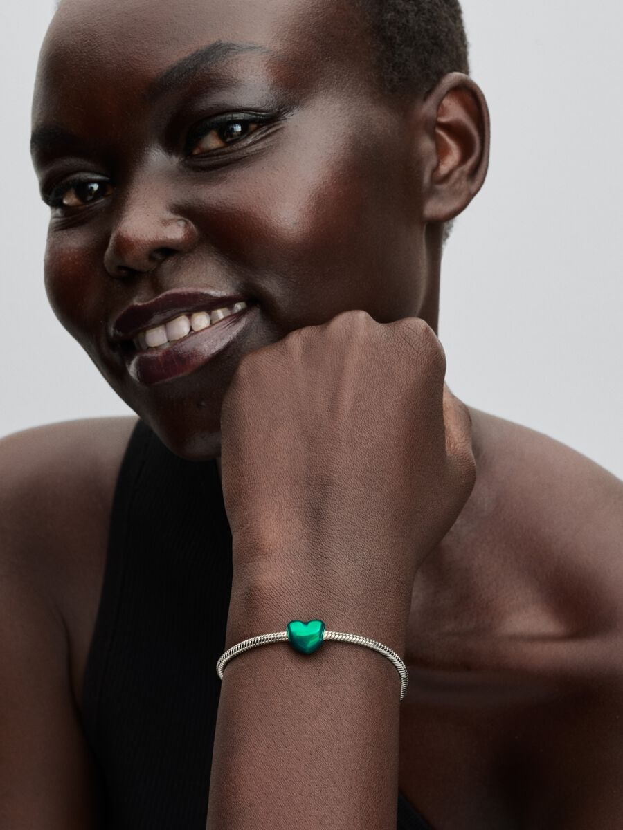 Conta Coração Verde Metálico Prata