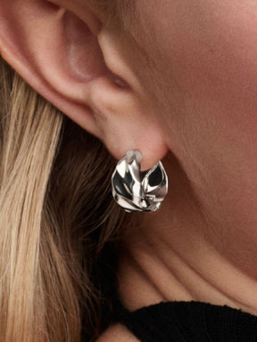 Argolas Pequenas Onduladas Prata