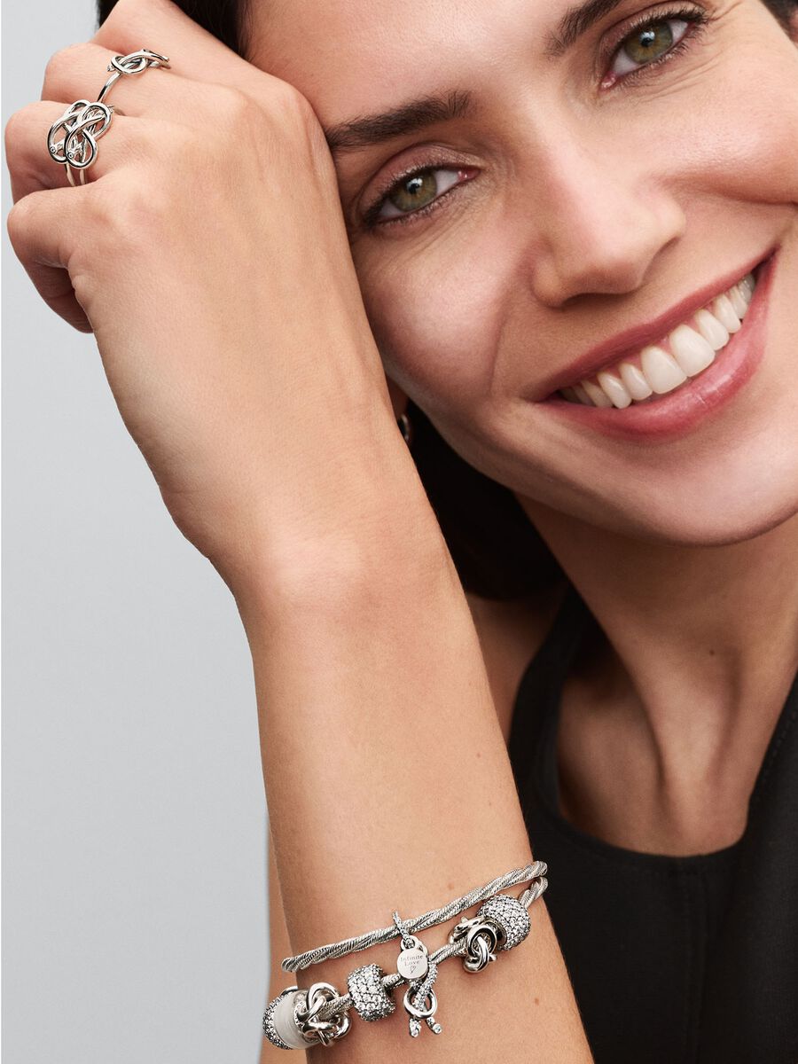 Conta Pendente Nó Infinito Pavé Prata