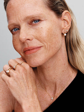 Brincos Espigão Auréola Redonda Pavé Revestimento de ouro 14k